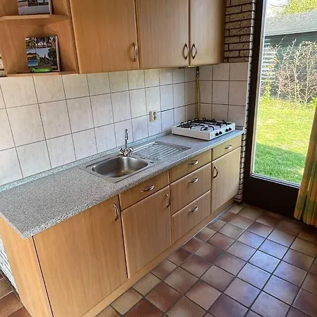 Knusse Bungalow Op Groen Park! Ouddorp Exterior photo
