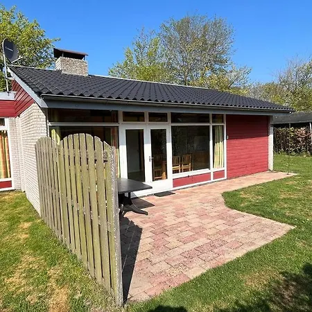 Knusse Bungalow Op Groen Park! Ouddorp Exterior photo